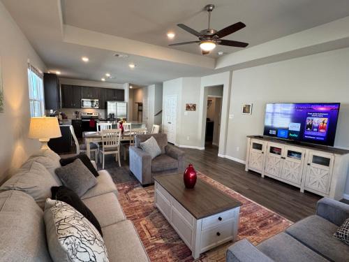 College Station House | The Expo Retreat, Walk to Brazos County Expo
