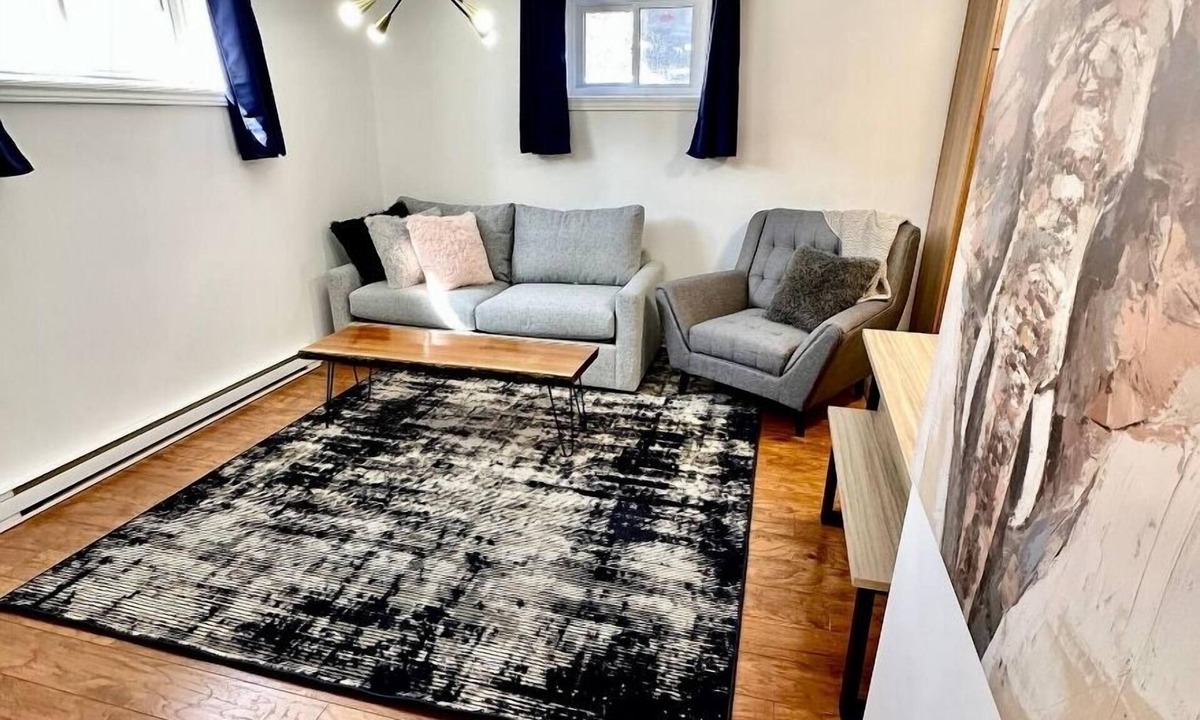 Hull Apartment | The Extravagant Minimalist