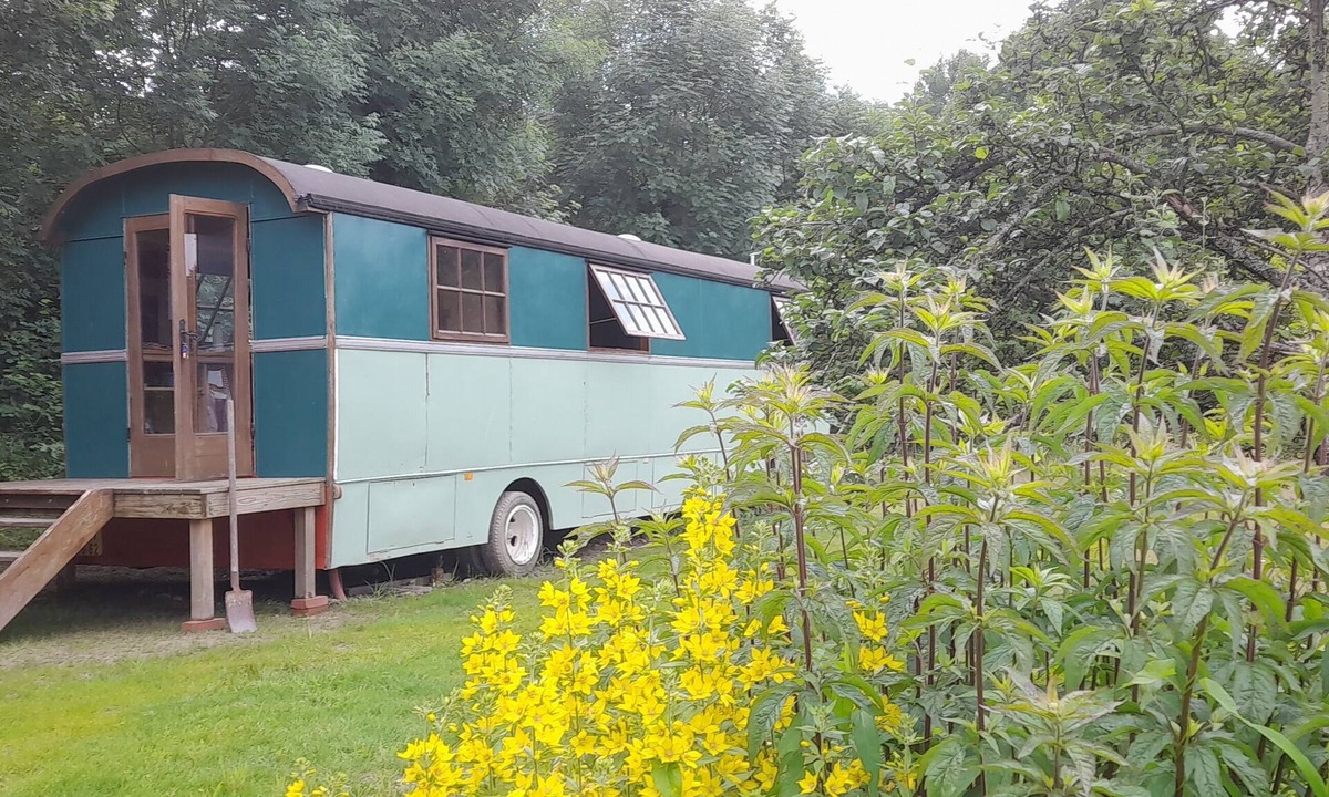 Ouroux House | The fairground wagon