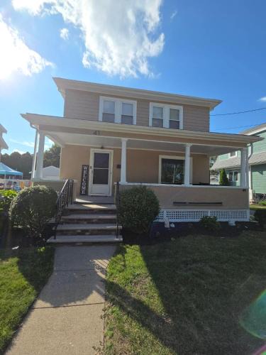 South Peabody House | The Fairview - North of Boston Furnished Home