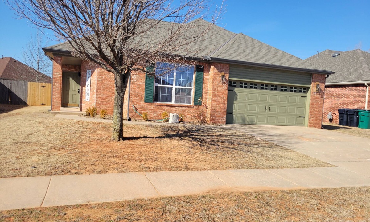 Oklahoma City House | The Family and Friends Gathering- affordable luxury! Comfortable and Peaceful!