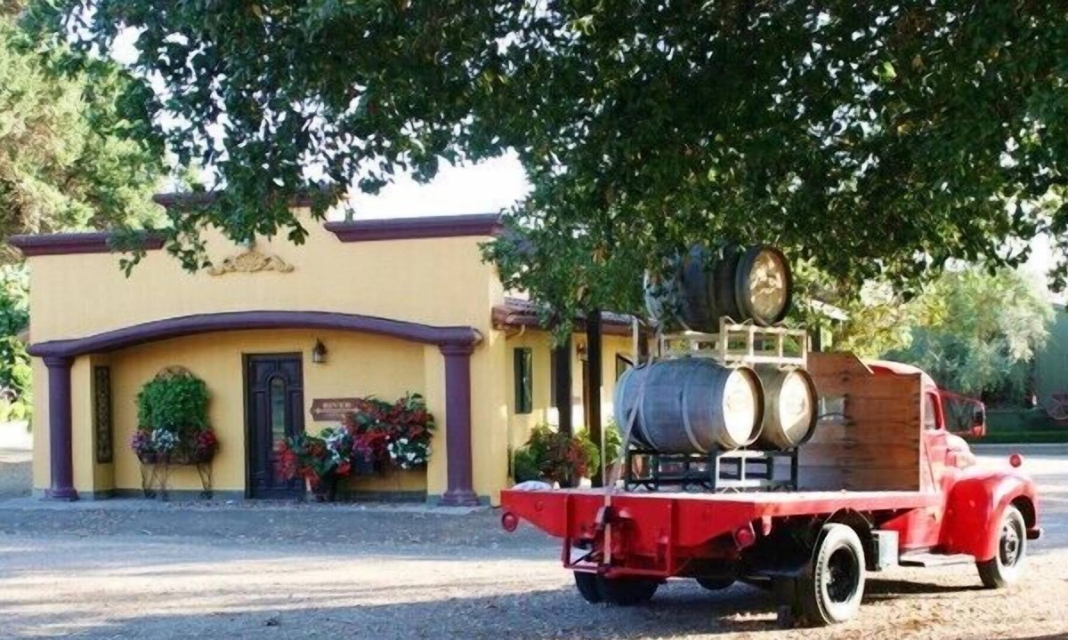 North Woodbridge Cottage | The Famous Beautiful Viaggio River Cottage Can Now Be Yours For Overnight Stays