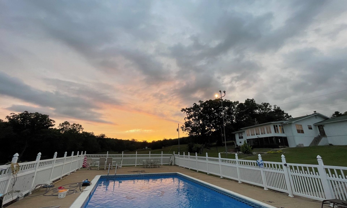 Grubville House | The Farmhouse 3br 1 bath charmer at Peppermint Springs Farm