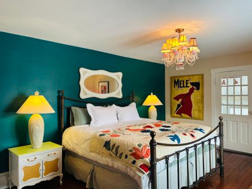 Port Dalhousie Bed & Breakfast | The Farmhouse Manor B&B