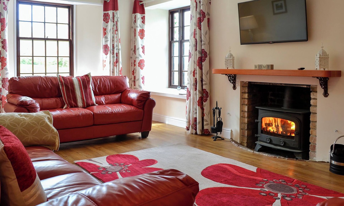 Brayford Cottage | The Farmhouse - UKC1339