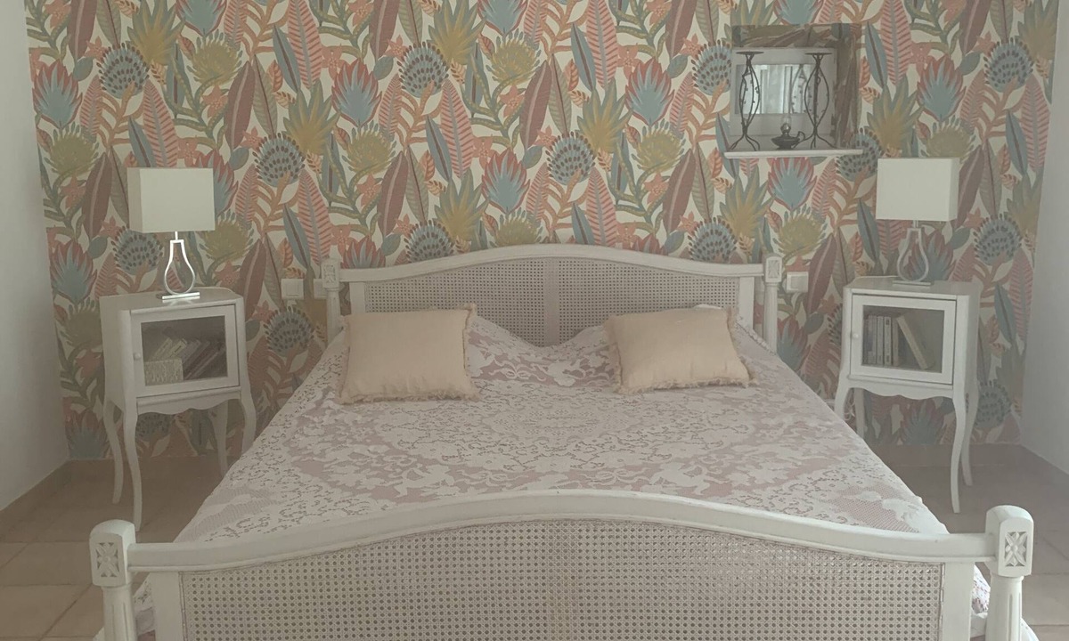 Plan-d'Orgon Other | The feather room