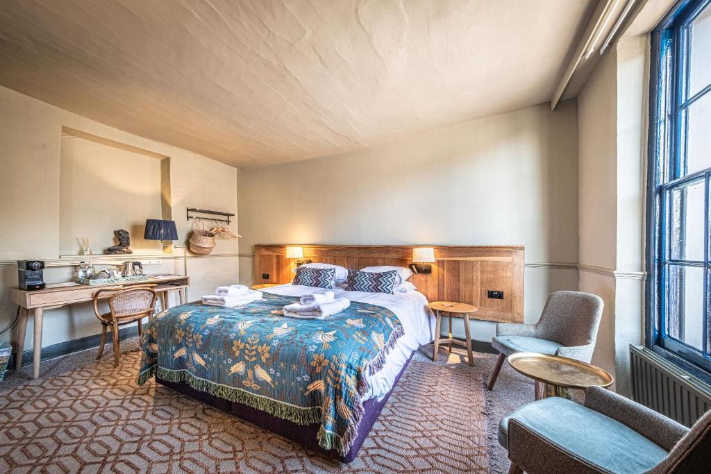 Holt Hotel | The Feathers Holt