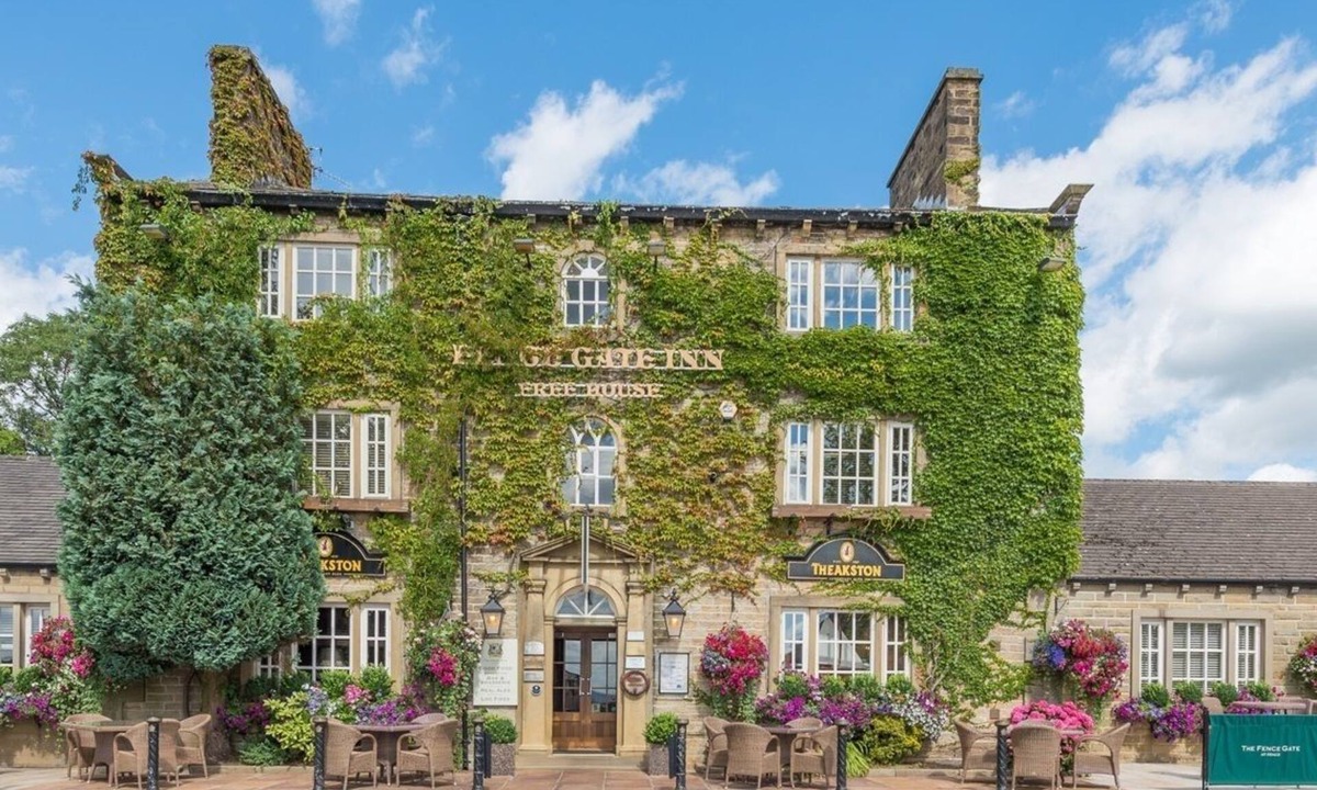 Fence Hotel | The Fence Gate Lodge