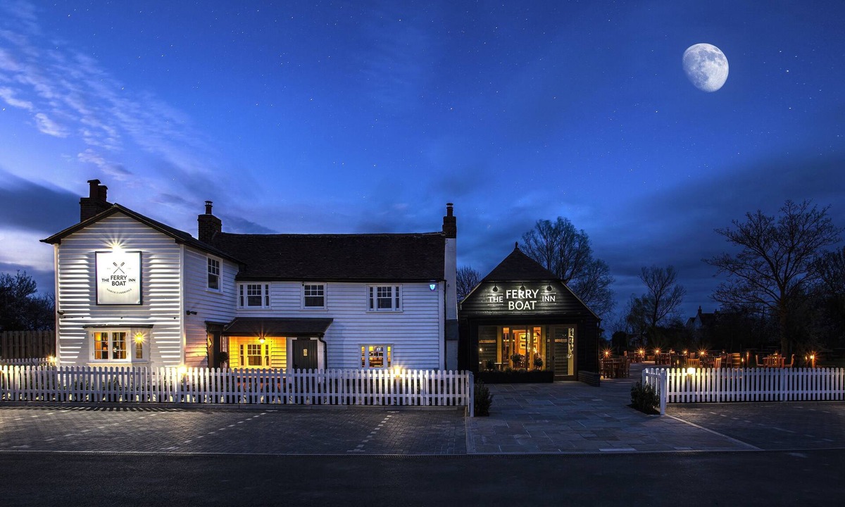 Woodham Ferrers Bed & Breakfast | The Ferry Boat Inn