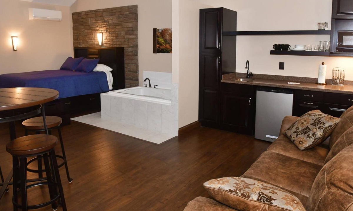 Eden House | The Fields of Eden Inn