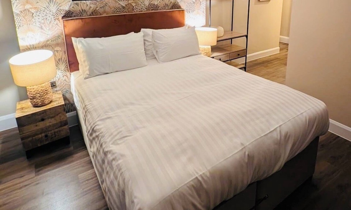 New Forest District Hotel | The Fighting Cocks