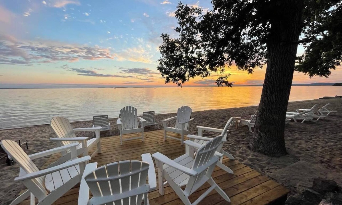 North Bay Cabin | The Finch Beach Resort