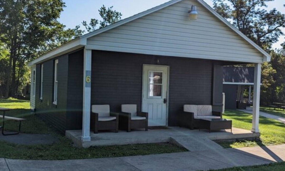 Milroy Cabin | The Firefly Cottage - Hartman Center