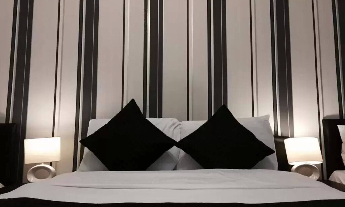 Heston Central Hotel | The Firs Lodge