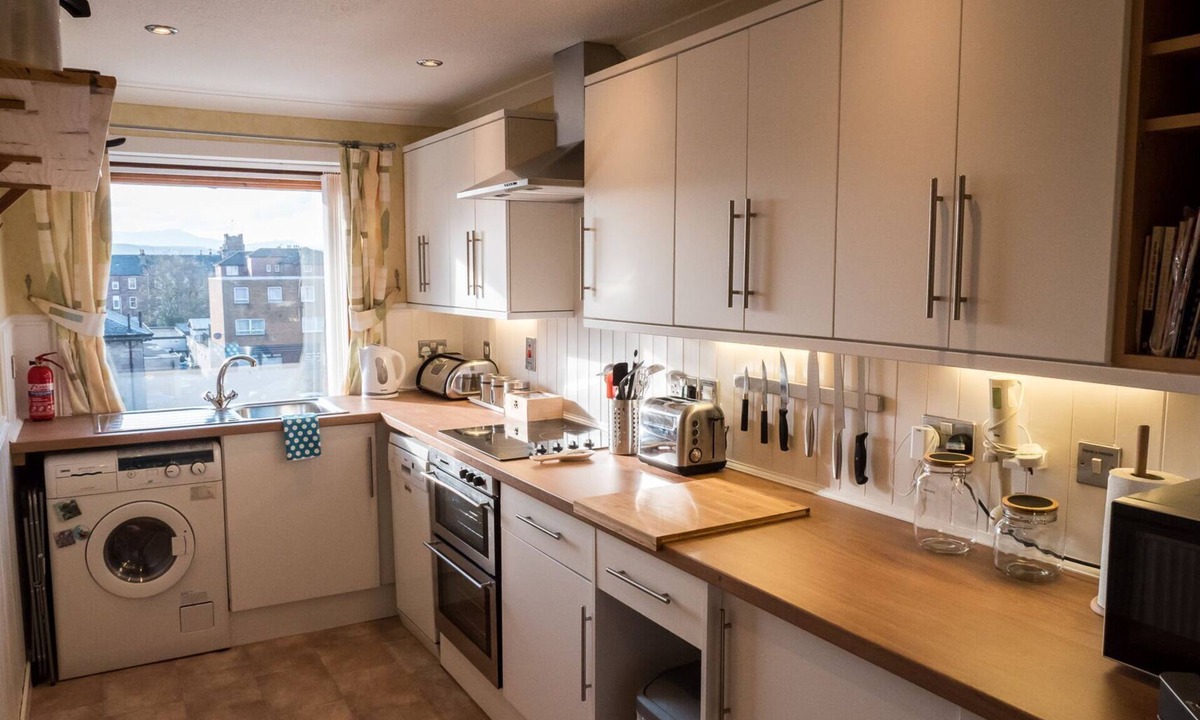 Helensburgh Apartment | The Flat in the Square