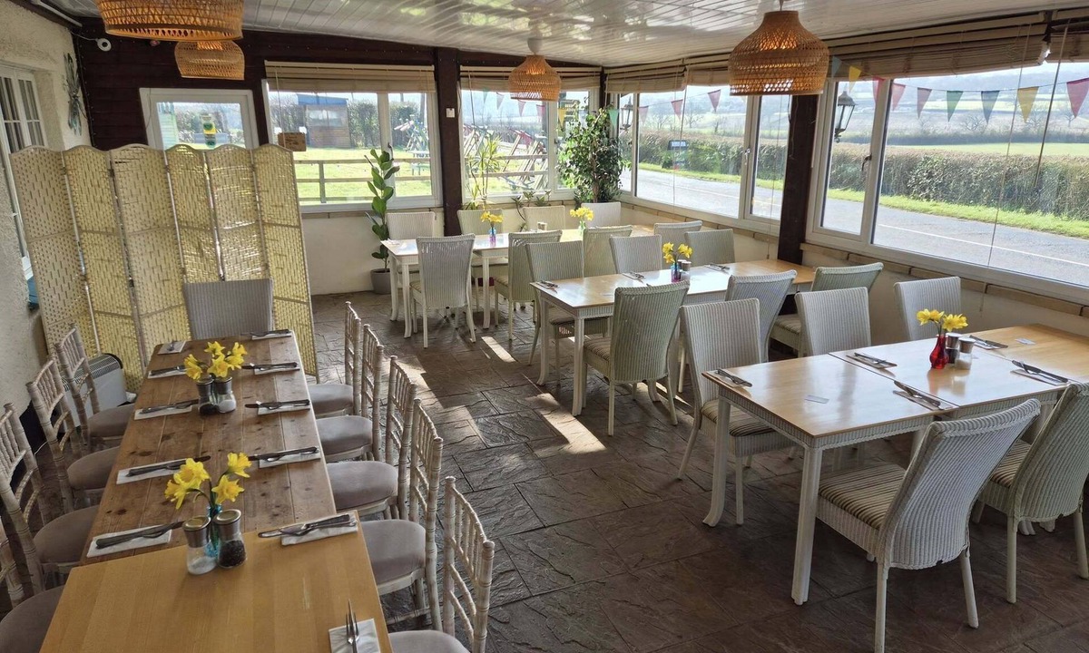 Windmill Hill Hotel | The Flying Fish Stables