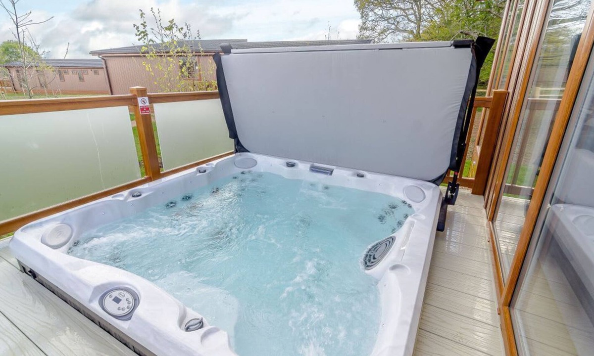 Fotheringhay Cabin | The Folkesworth, Wansford