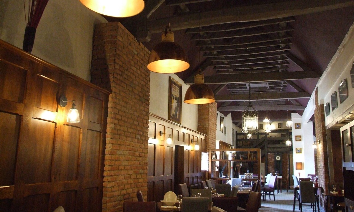 Edwinstowe Hotel | The Forest Lodge