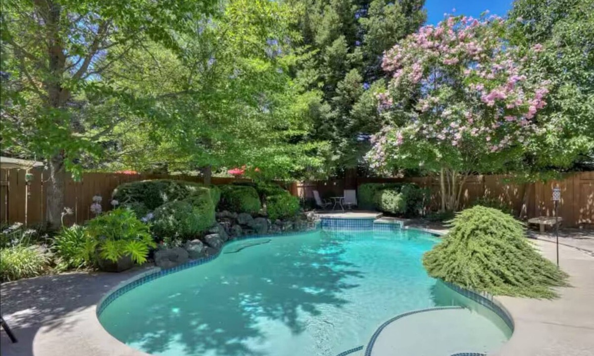 Antelope House | The Four-Bedroom Poolside Oasis