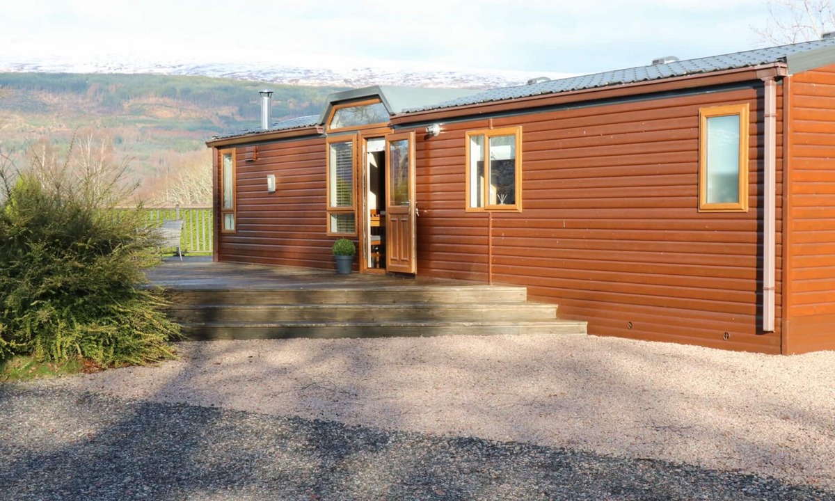 Fort William Cottage | THE FOUR OAKS CHALET, family friendly, with a garden in Blaich