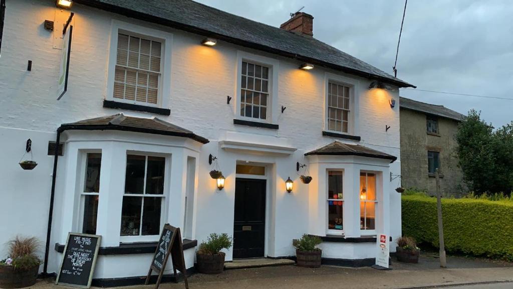 Whittlebury Hotel | The Fox and Hounds