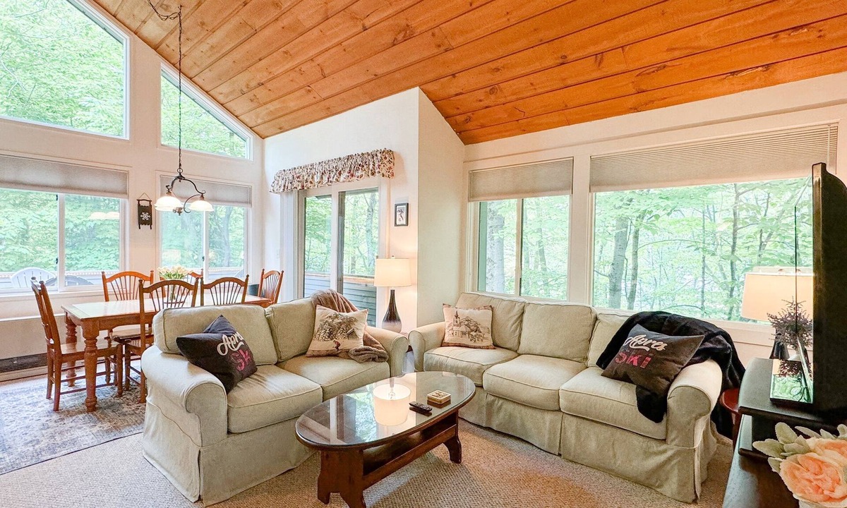 Lincoln House | The Fox Den by JEI Rentals | Loon Mountain