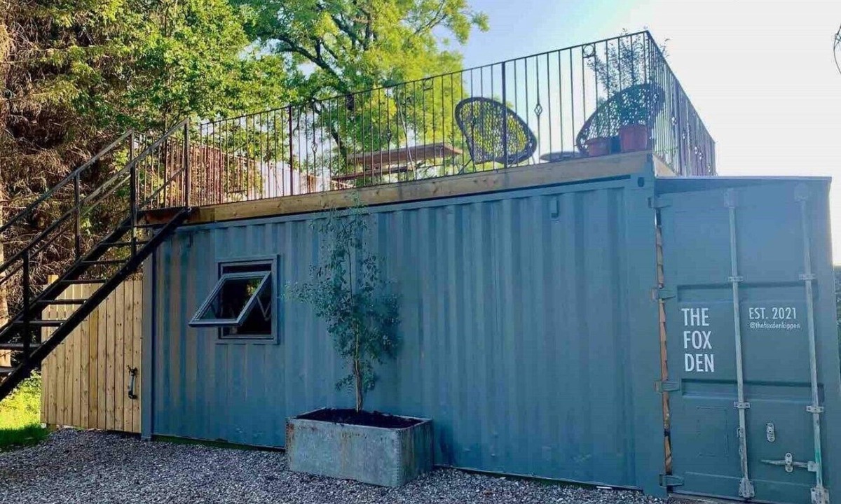 Kippen House | The Fox Den - Woodland Container Accommodation
