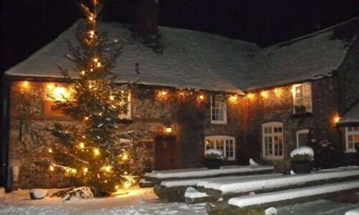 Charlton Hotel | The Fox Goes Free