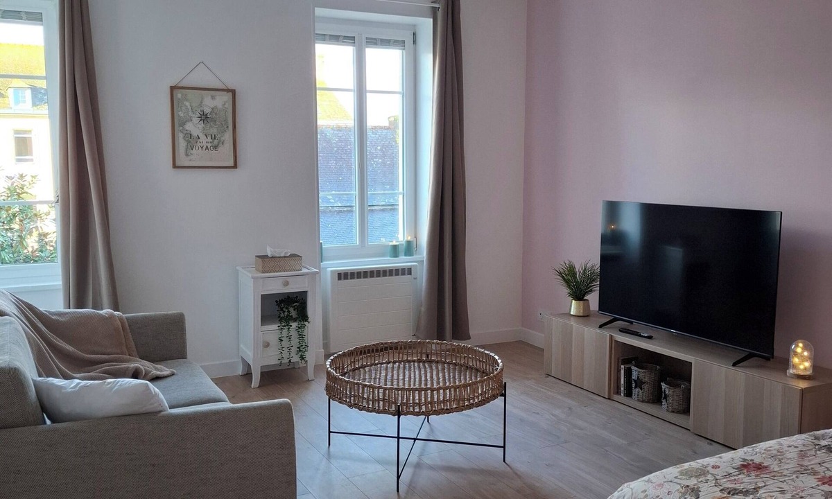 Saint-Thegonnec Loc-Eguiner House | The wash house