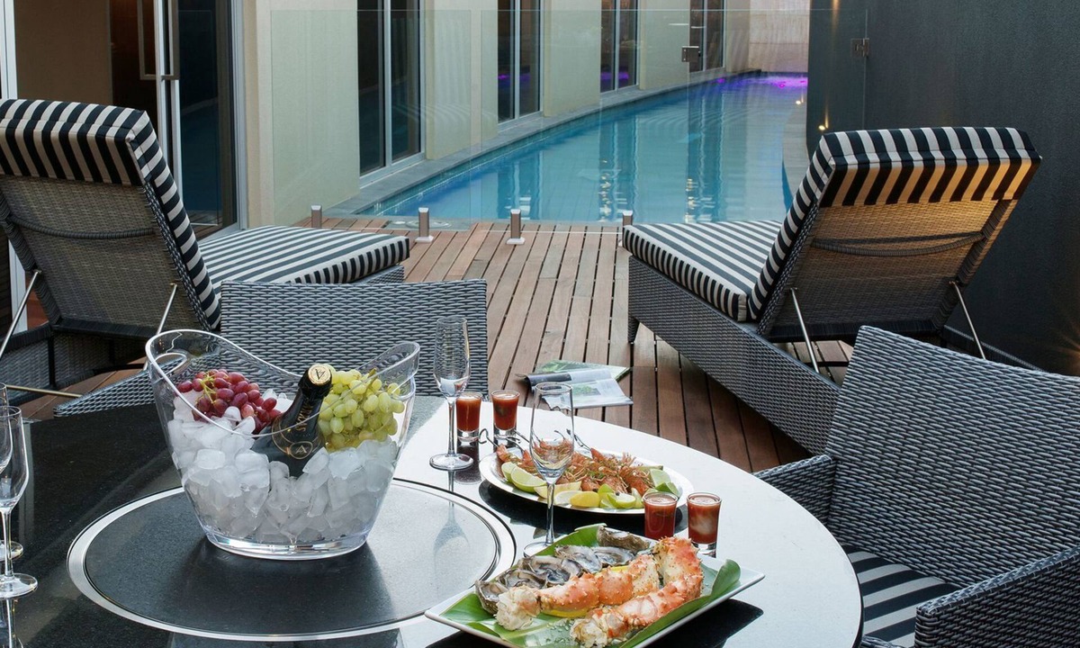 Paringa Villa | The Frames 'Collage' Luxury Retreat