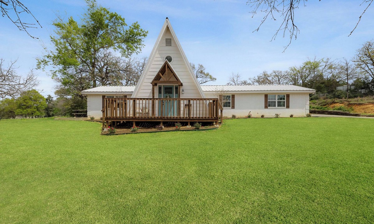 Franklin House | The Franklin A Frame - 0.5 miles from The Ranch!