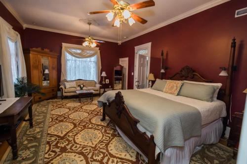 Guthrie Bed & Breakfast | The Franklin Room at The Judges Chambers