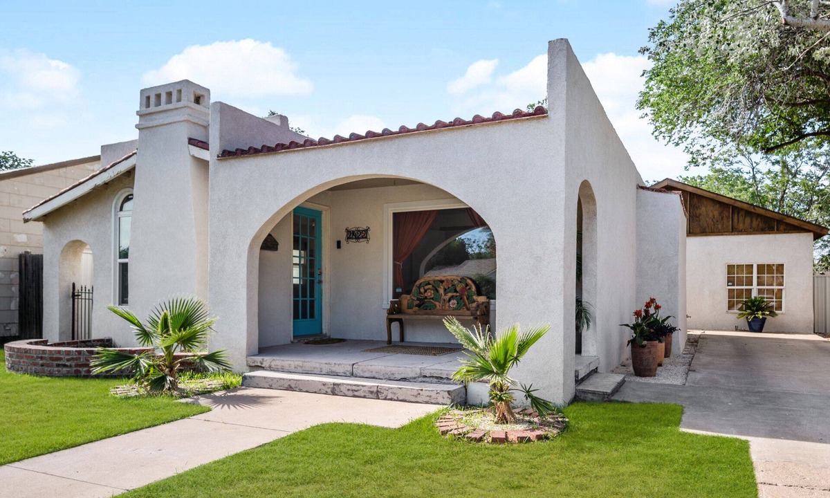 Heart of Lubbock House | The Freaky Tiki -Lubbock, TX with Tiki Vibes! 🌺🌴🍹