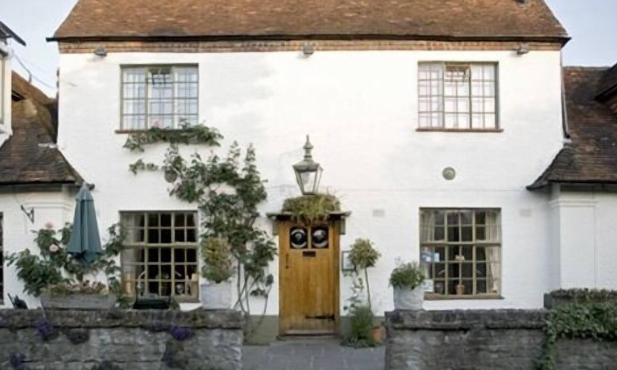 Skirmett Hotel | The Frog at Skirmett