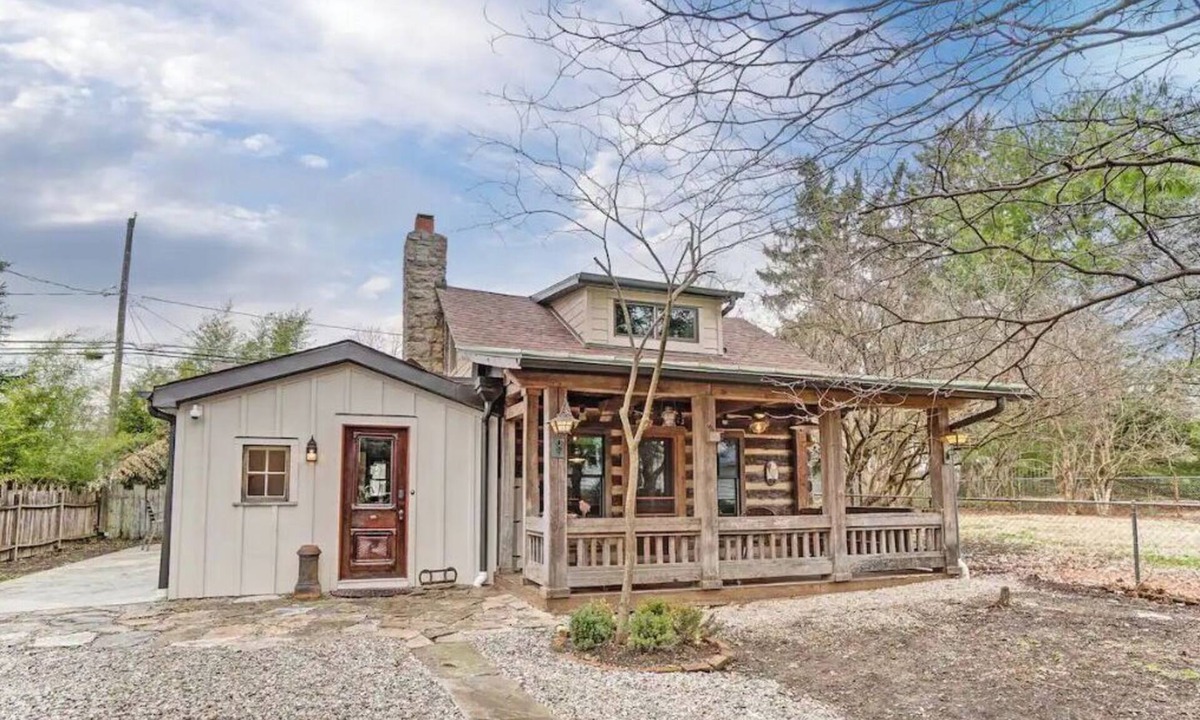 Clintonville Cabin | The Frog Cabin