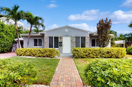 Victoria Park House | The Front House & Cottage