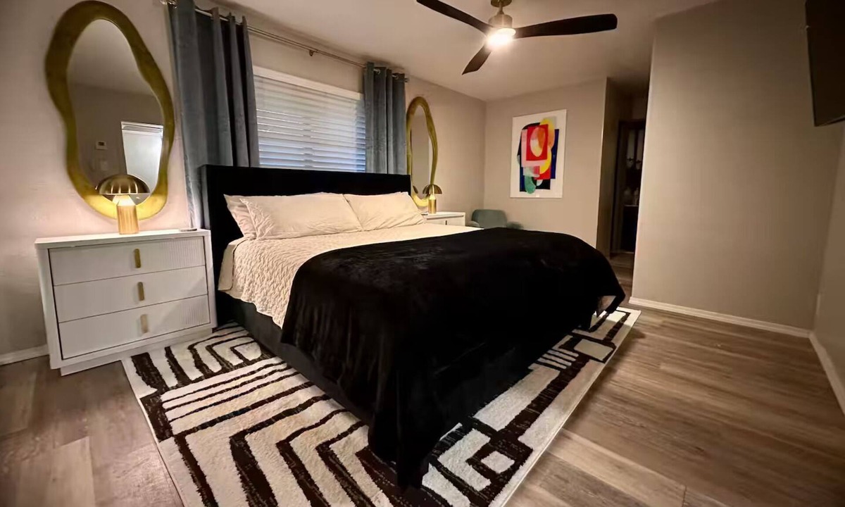 Odessa Apartment | The Funky Frac Pond