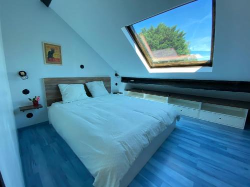 Villemareuil Apartment | The Gallery - Cozy Apartment