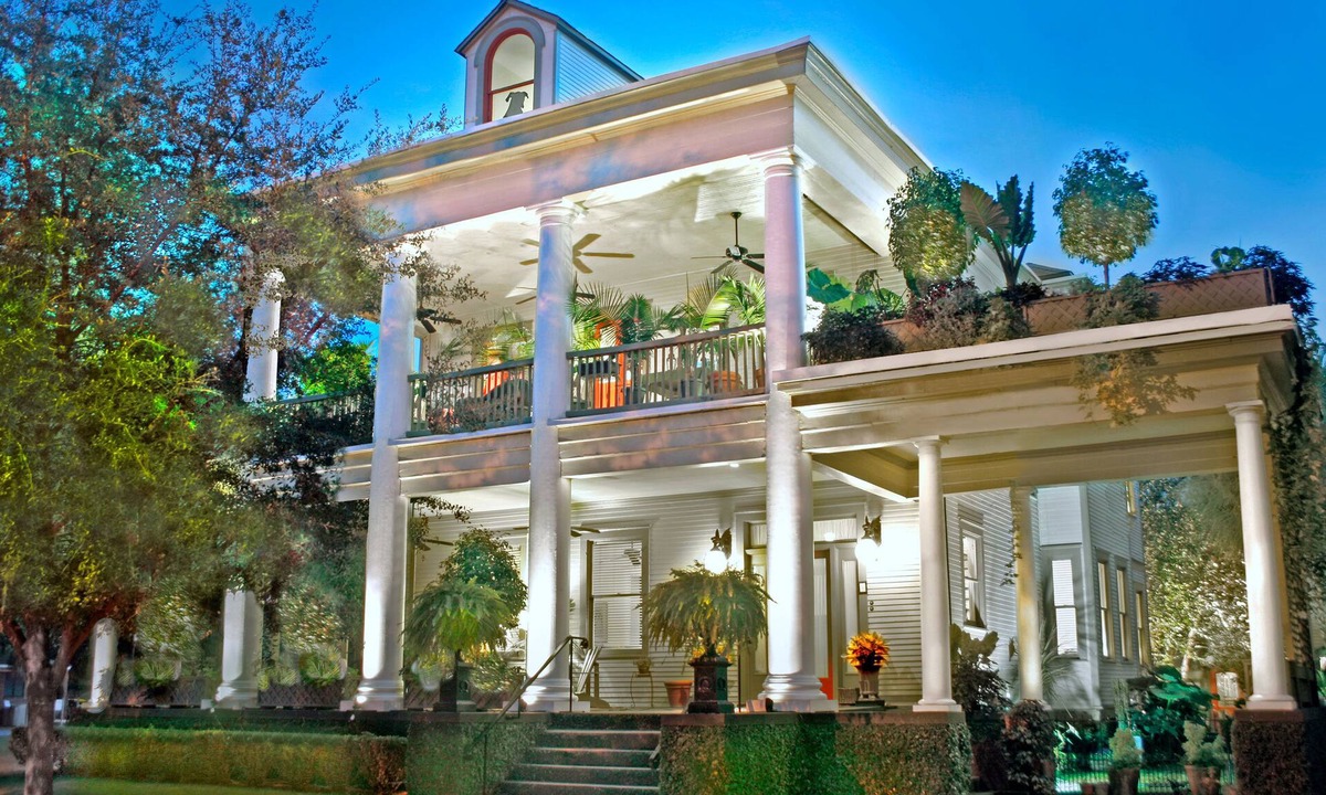 Thomas Square Hotel | The Galloway House Inn