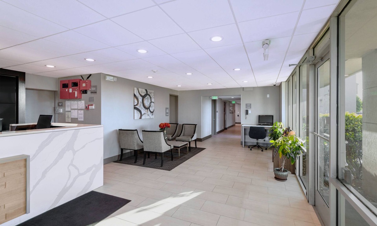 South Plainfield Hotel | The Garden Executive Hotel