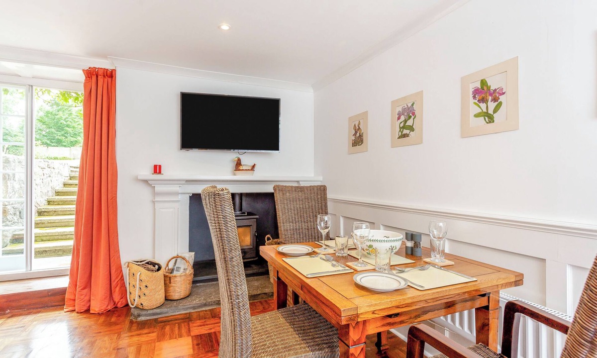 Dingwall Cottage | The Garden Flat Ardullie