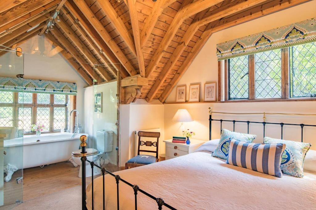 Folkestone House | The Gate House by Bloom Stays