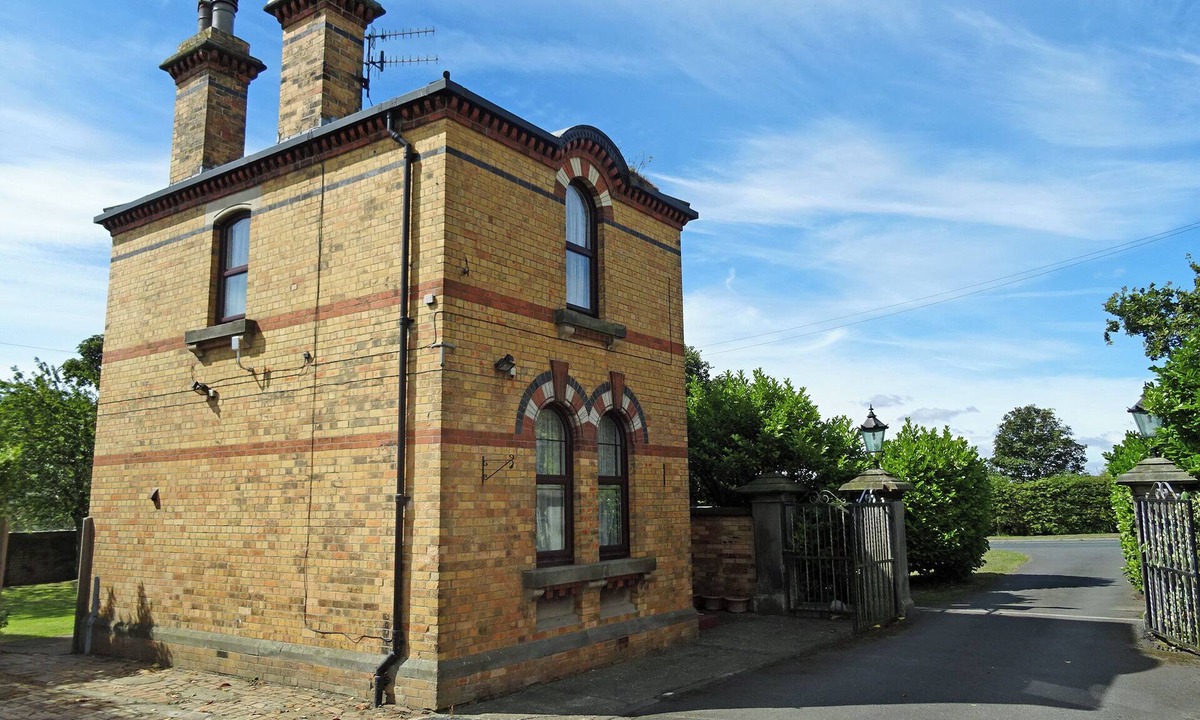 Cayton Cottage | The Gatehouse - UK2482