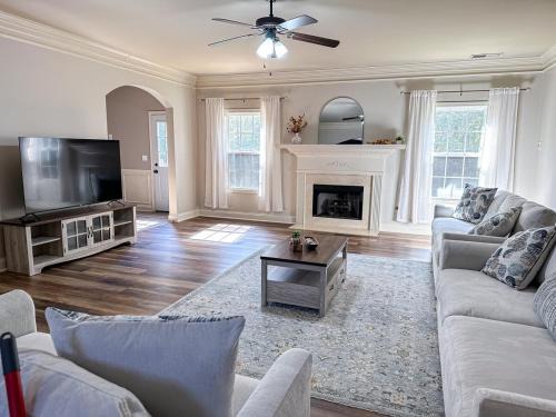 Villa Rica House | The Gathering House