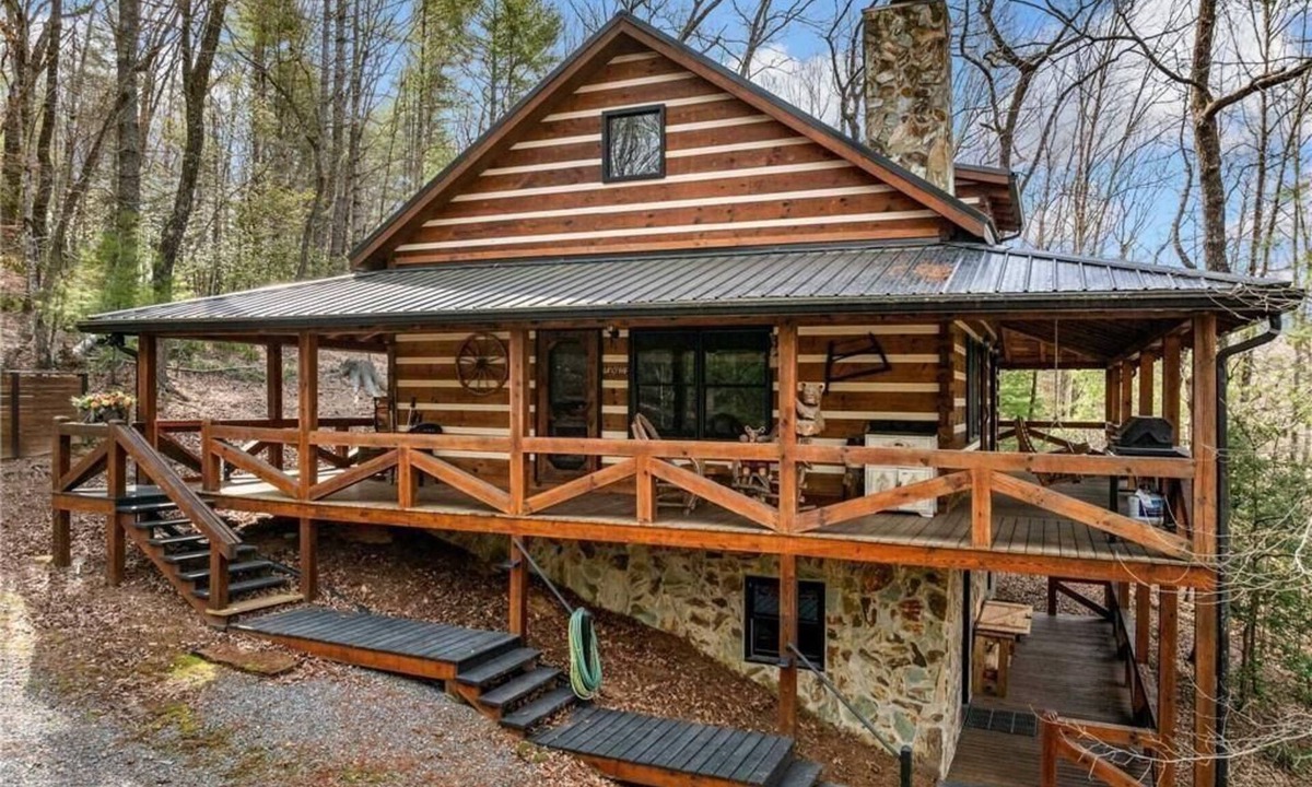 Dial Cabin | The Gathering in Blue Ridge
