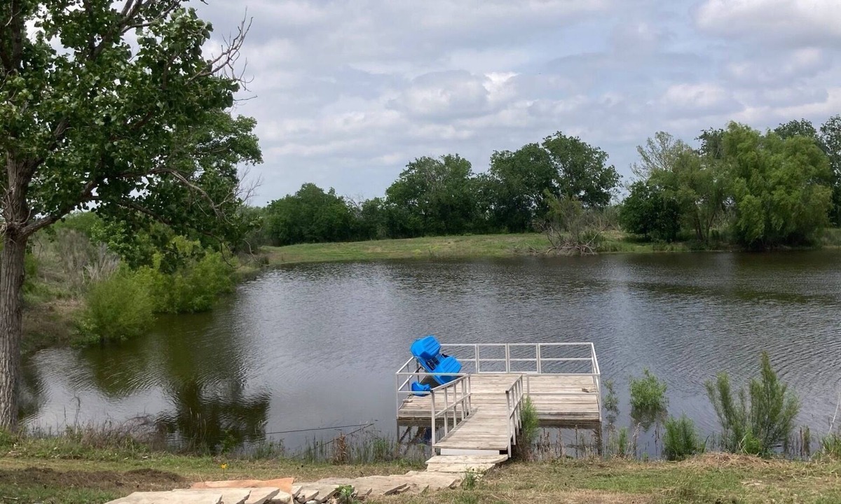 Guadalupe County Cabin | The Gazebo by the Lake