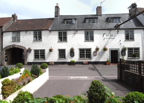 Nunney Hotel | The George at Nunney