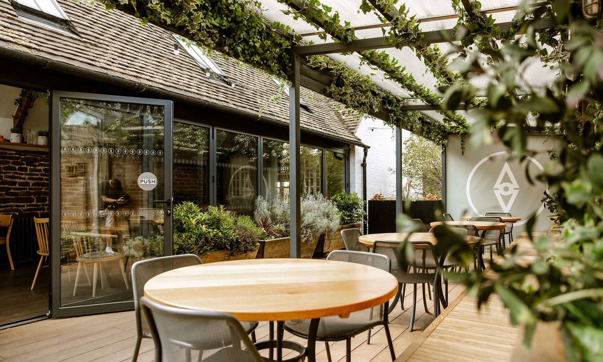 Toddington Hotel | The George Inn