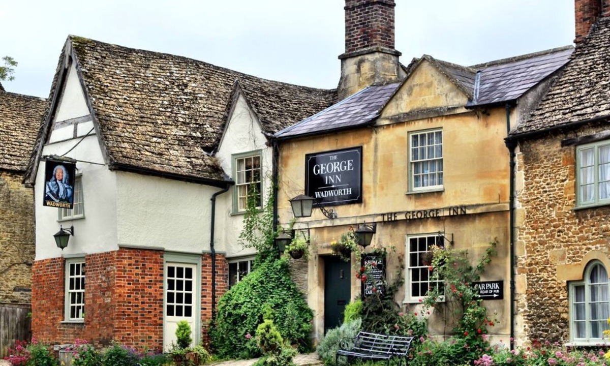 Lacock Hotel | The George Inn
