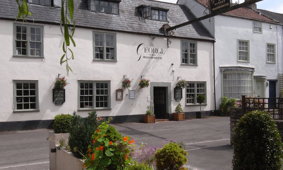 Nunney Hotel | The George Inn